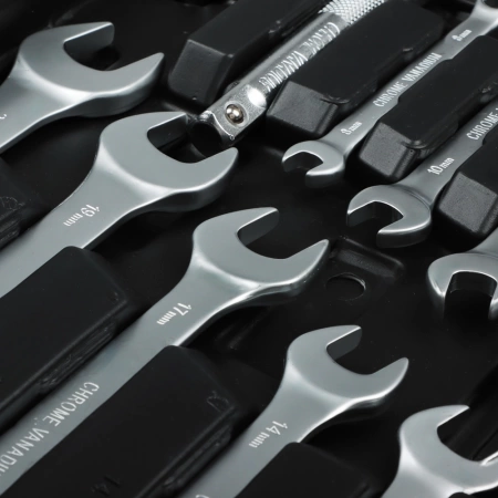  Нр инструмента Гаражный (83пр) /736-216/